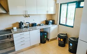 Help Yourself Hostels - Restelo